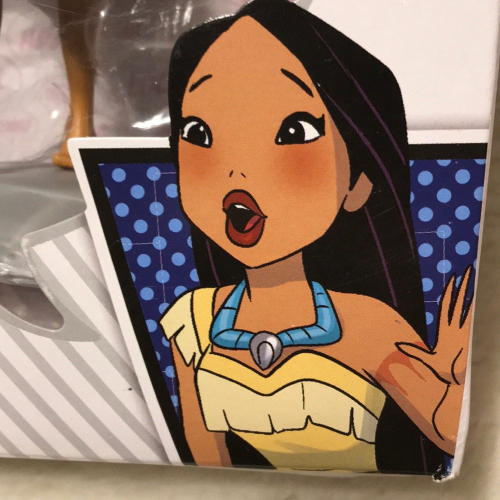 DISNEY PRINCESS POCAHONTAS - Picture 5 of 12